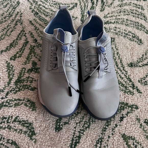 Clove nursing shoes, size 8.5, new worn once - Picture 2 of 3